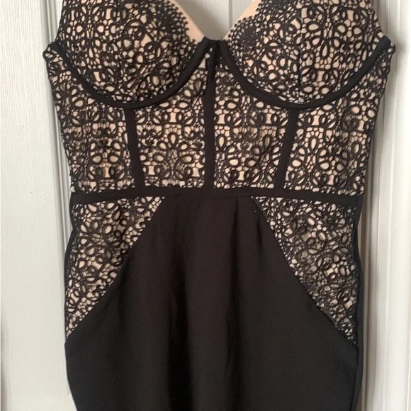 Emprada Dresses - Picture 4 of 5